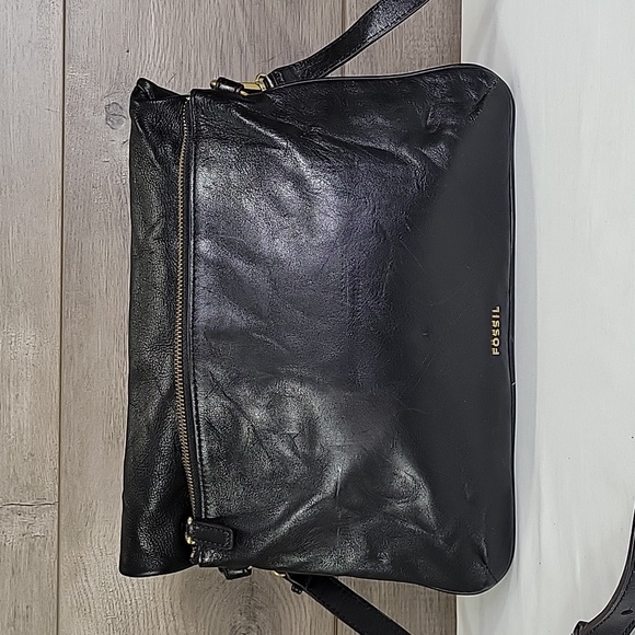 Fossil Flap Front Black Leather Crossbody Shoulder Bag - Picture 5 of 16